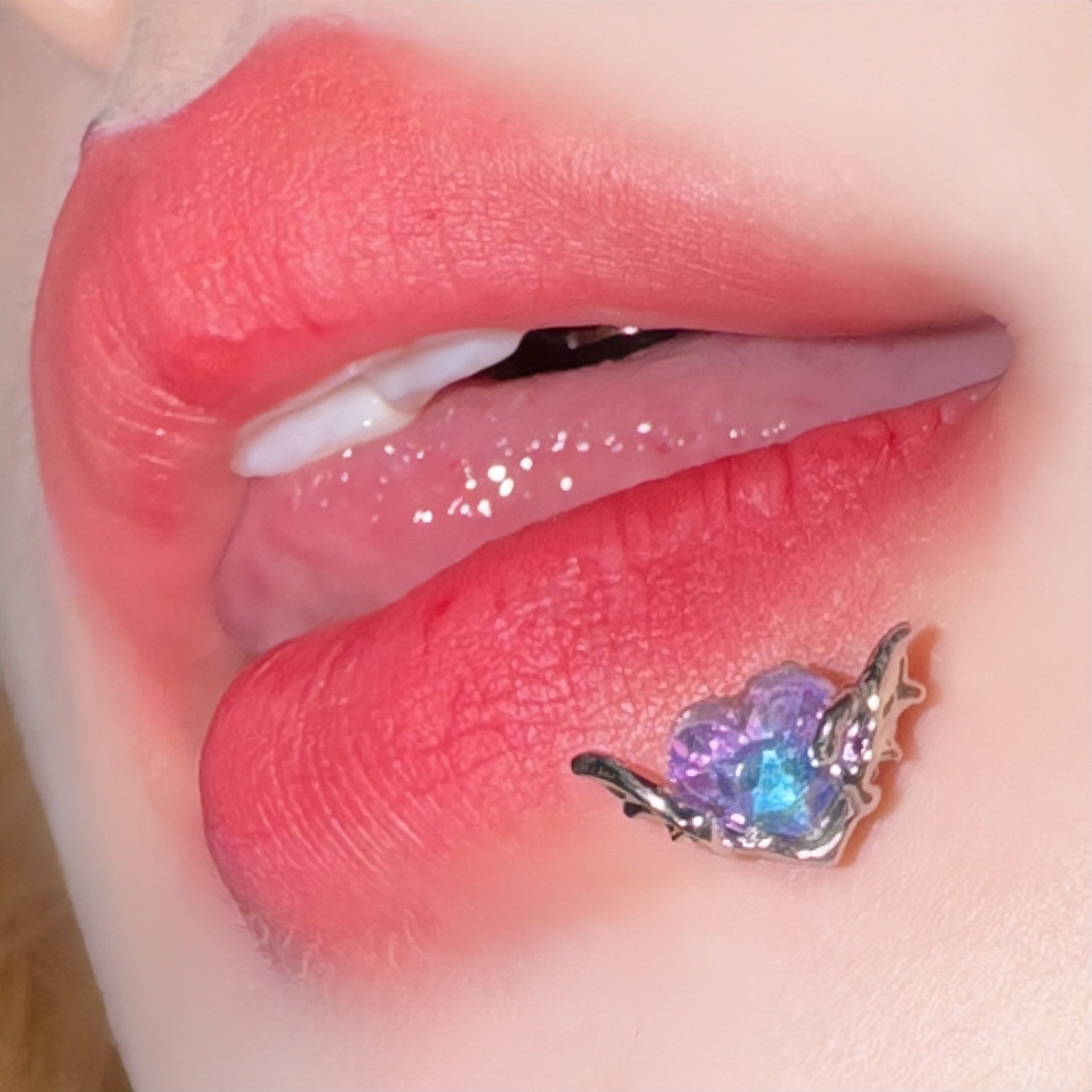 彩色蝙蝠翅膀镶钻高级感辣妹甜酷钛钢唇钉耳骨钉穿刺配件辣妹风,饰品/流行首饰/时尚饰品新,唇环/唇钉,淘宝优惠券,粉丝福利购,淘宝优惠卷