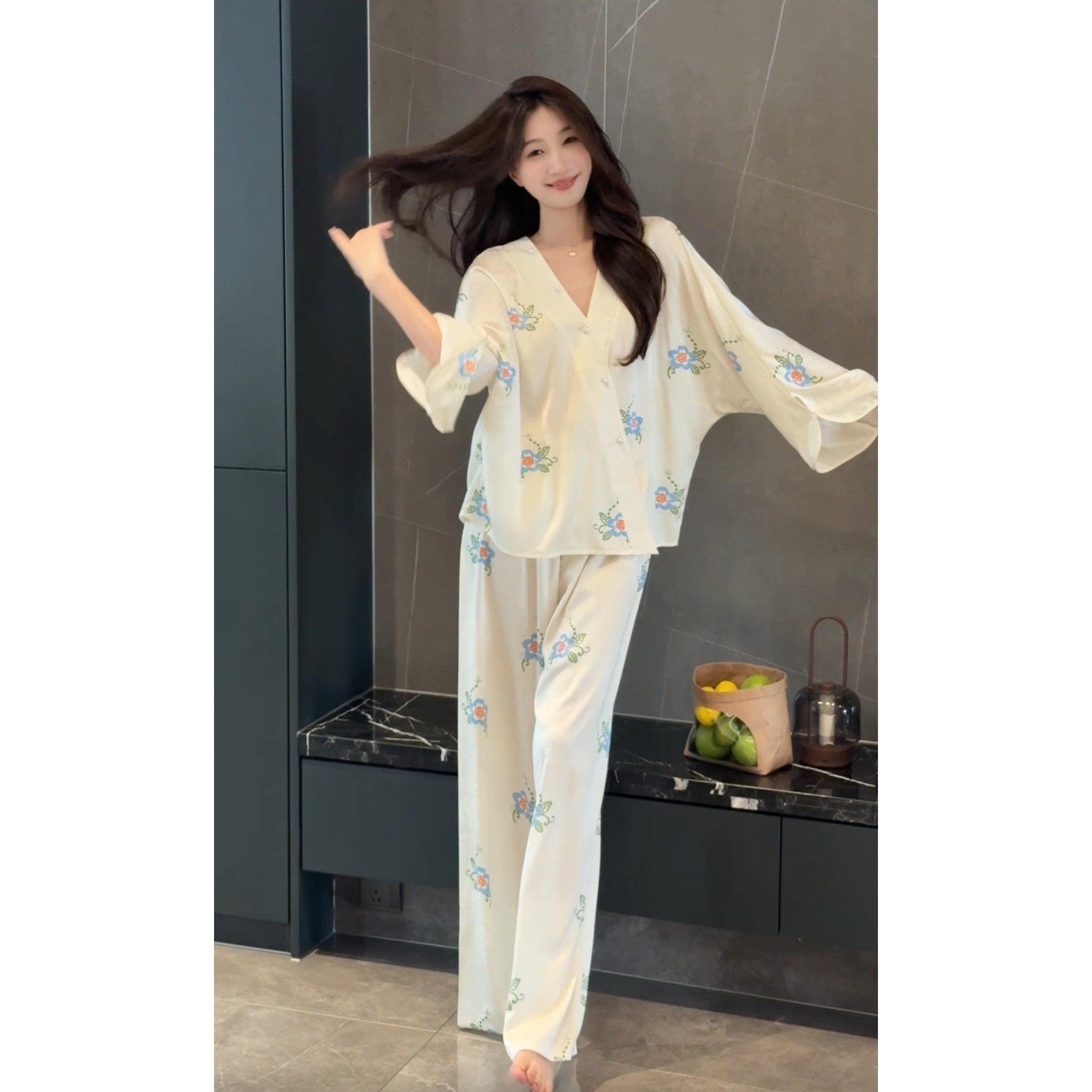 新中式冰丝V领珍珠扣睡衣套装女