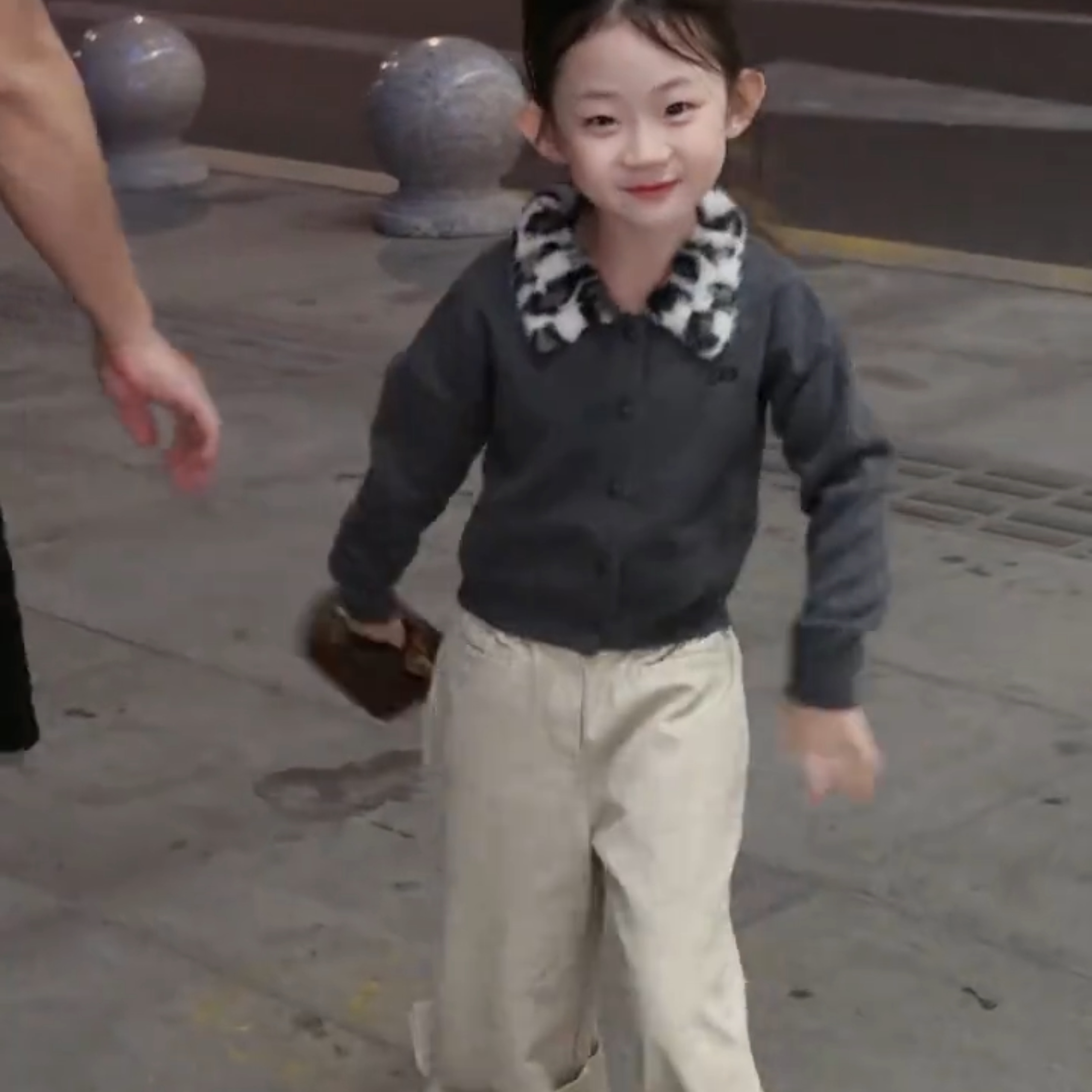 女童秋冬季豹纹毛领毛衣儿童韩版洋气单排扣针织开衫宝宝上衣