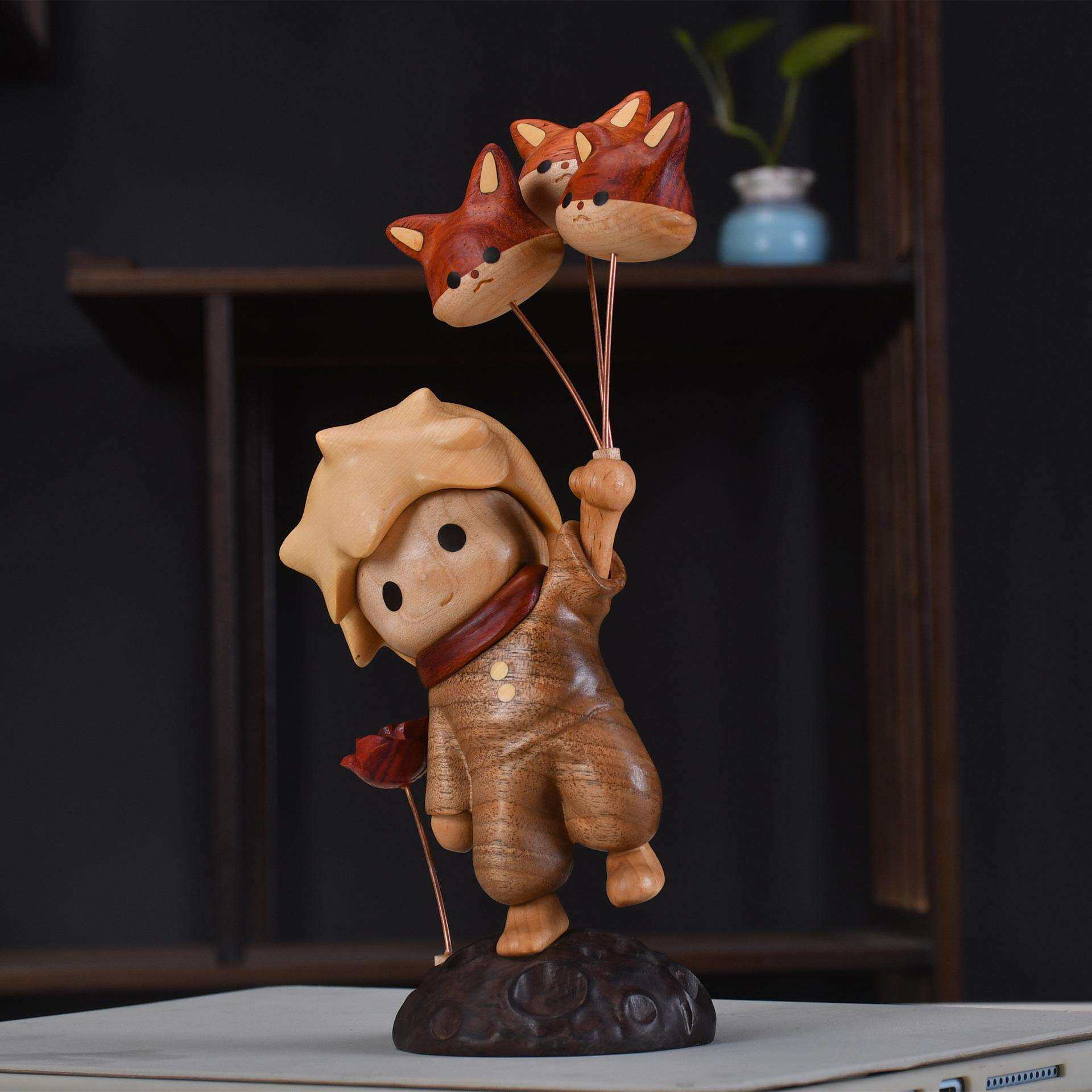 Handcrafted Wooden Cubone Figurine手工制作的木制立方体雕像