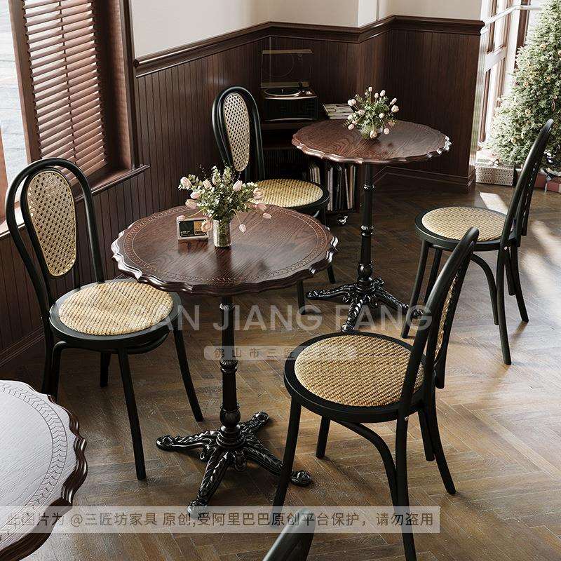 复古咖啡厅桌椅组合实木奶茶咖啡店桌子商用西餐厅甜品红橡木圆桌