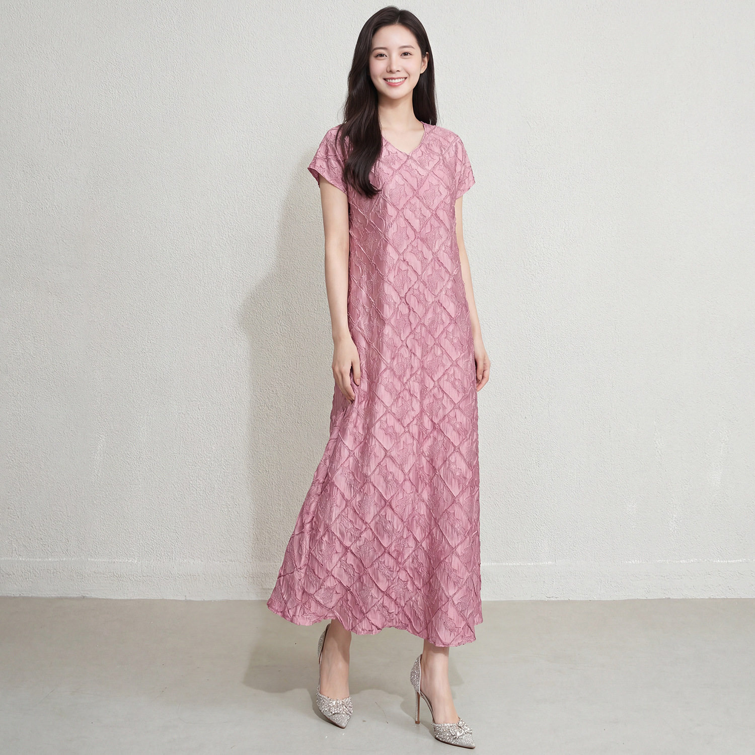 气质中年妈妈装褶皱连衣裙女夏季V领短袖减龄宽松显瘦长款连衣裙