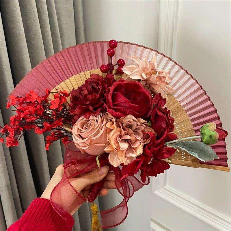 新中式新娘折扇手捧花结婚团扇迎亲婚礼拍照道具花晨袍扇子