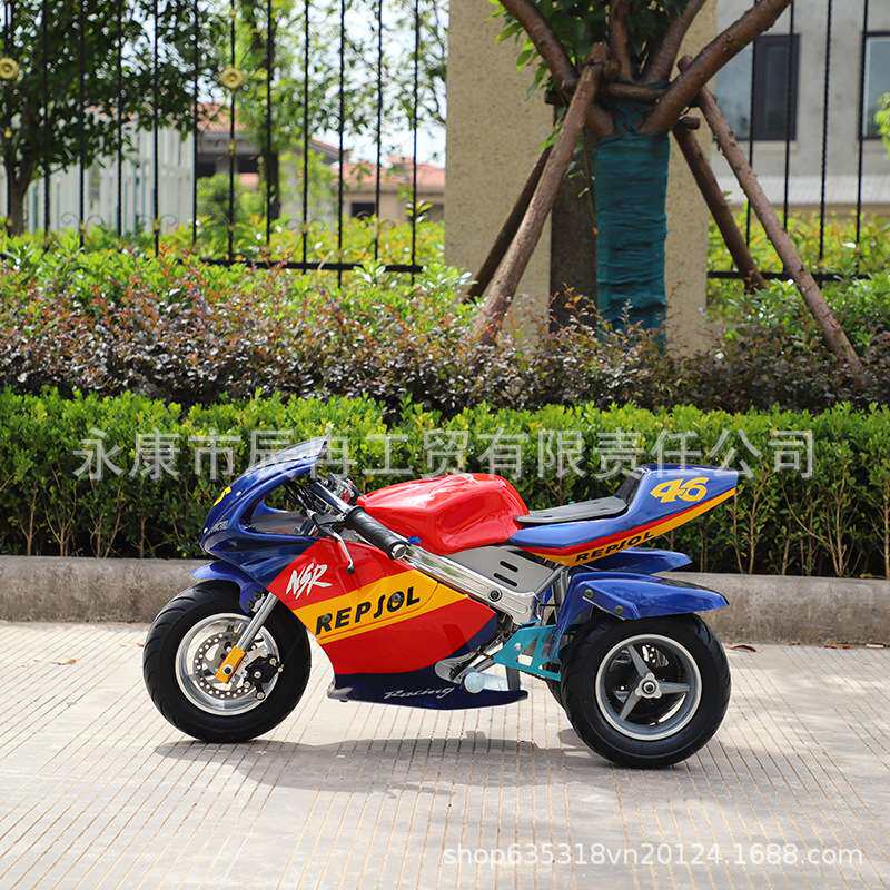 新款迷你三轮小跑车儿童公路赛车户外小趴赛车二冲程电启动小摩托