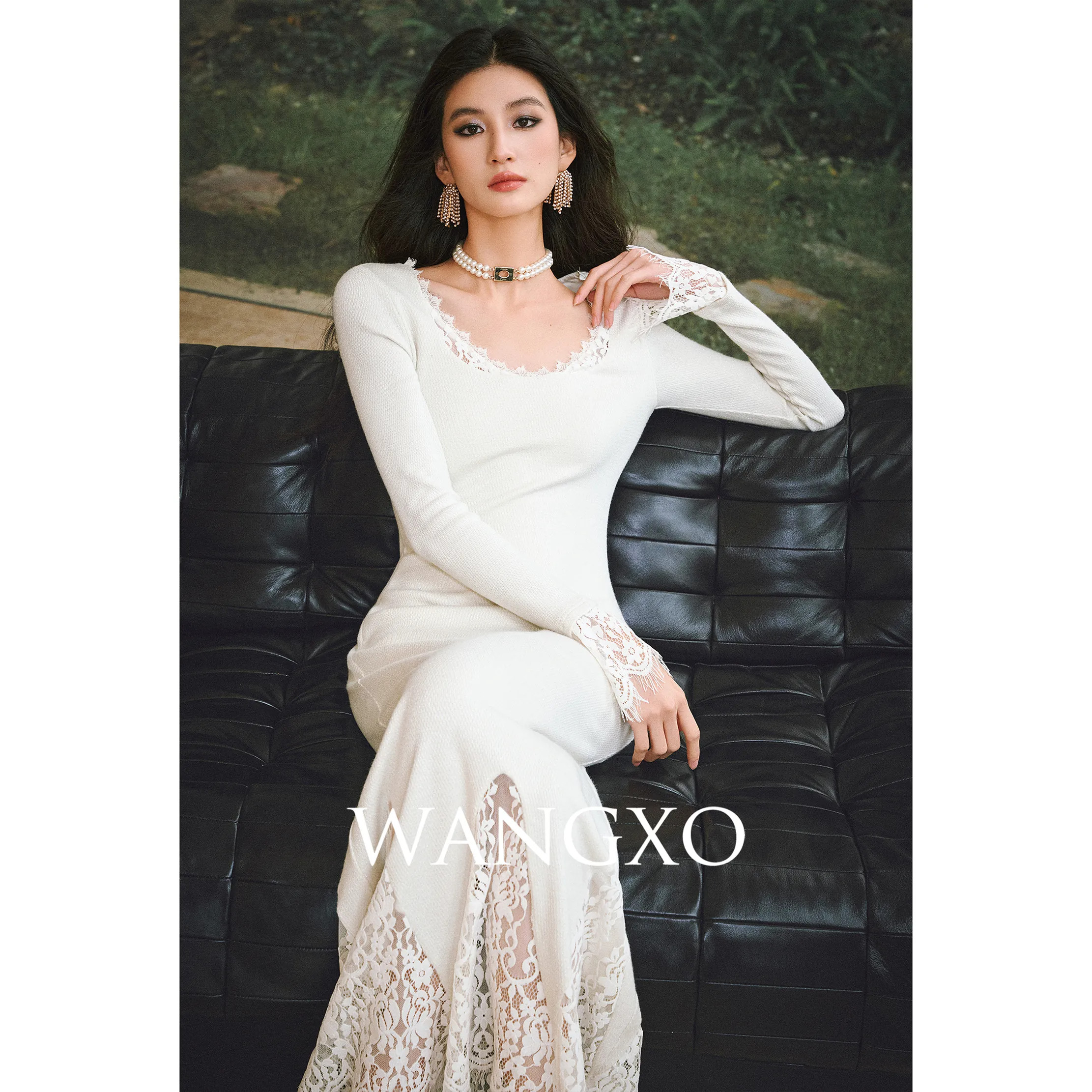 WANGXO|粼粼亮丝人棉针织拼镂空蕾丝|U领收腰微A摆优雅连衣裙