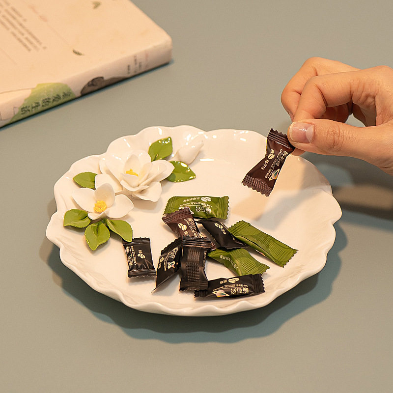 创意手工陶瓷山茶花果盘家用客厅茶几花边甜品盘高颜值小清新餐盘