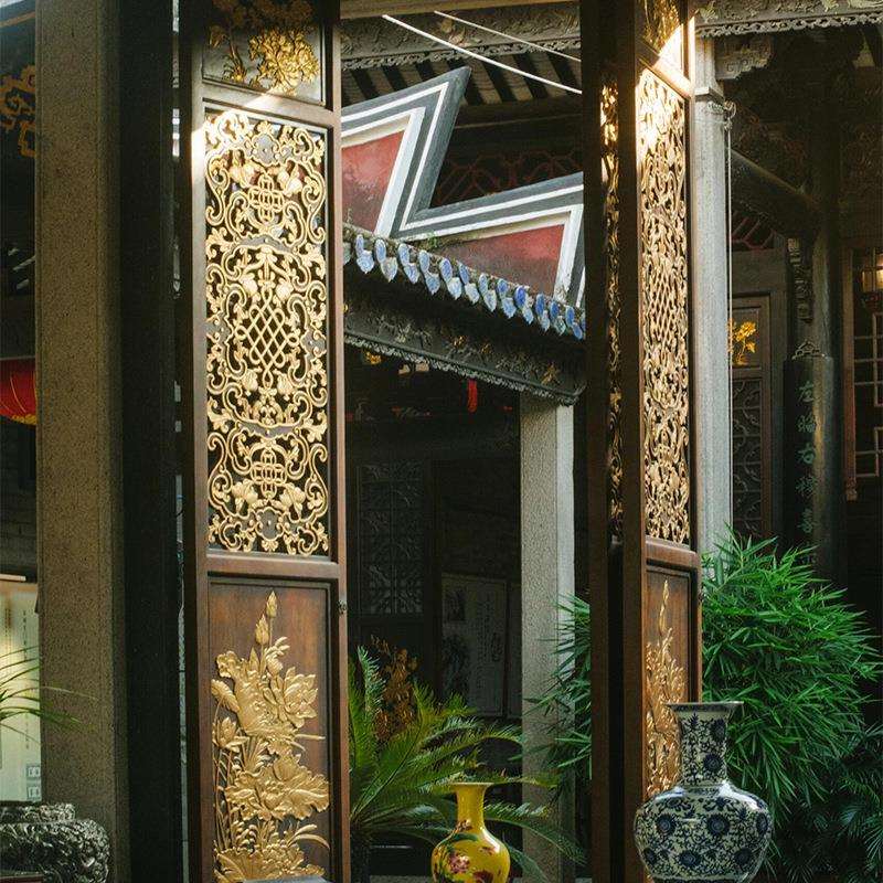 厂家供应仿古实木窗户雕花板镂空门古建园林四合院中式屏风门窗