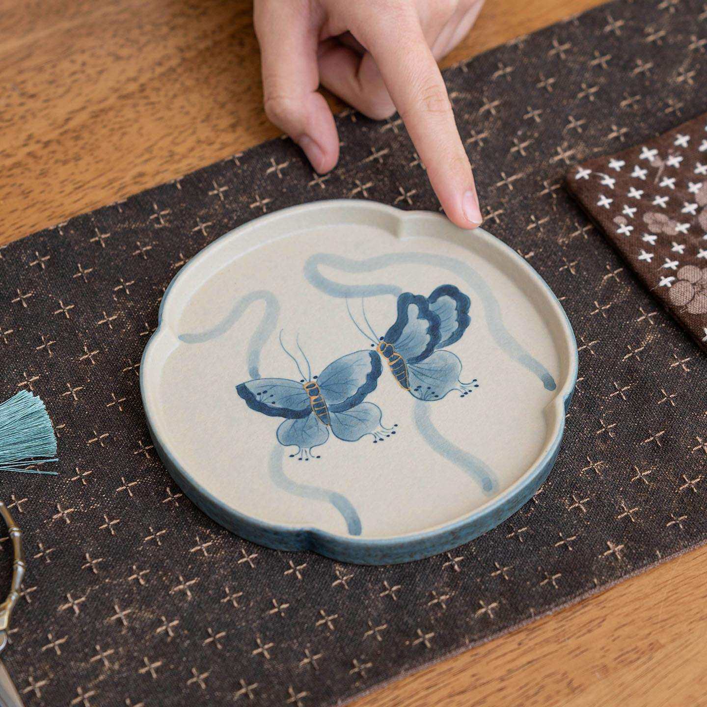 焦糖手绘蓝蝶小号莲瓣壶承陶瓷家用隔热垫壶垫托盘茶道配件四叶海