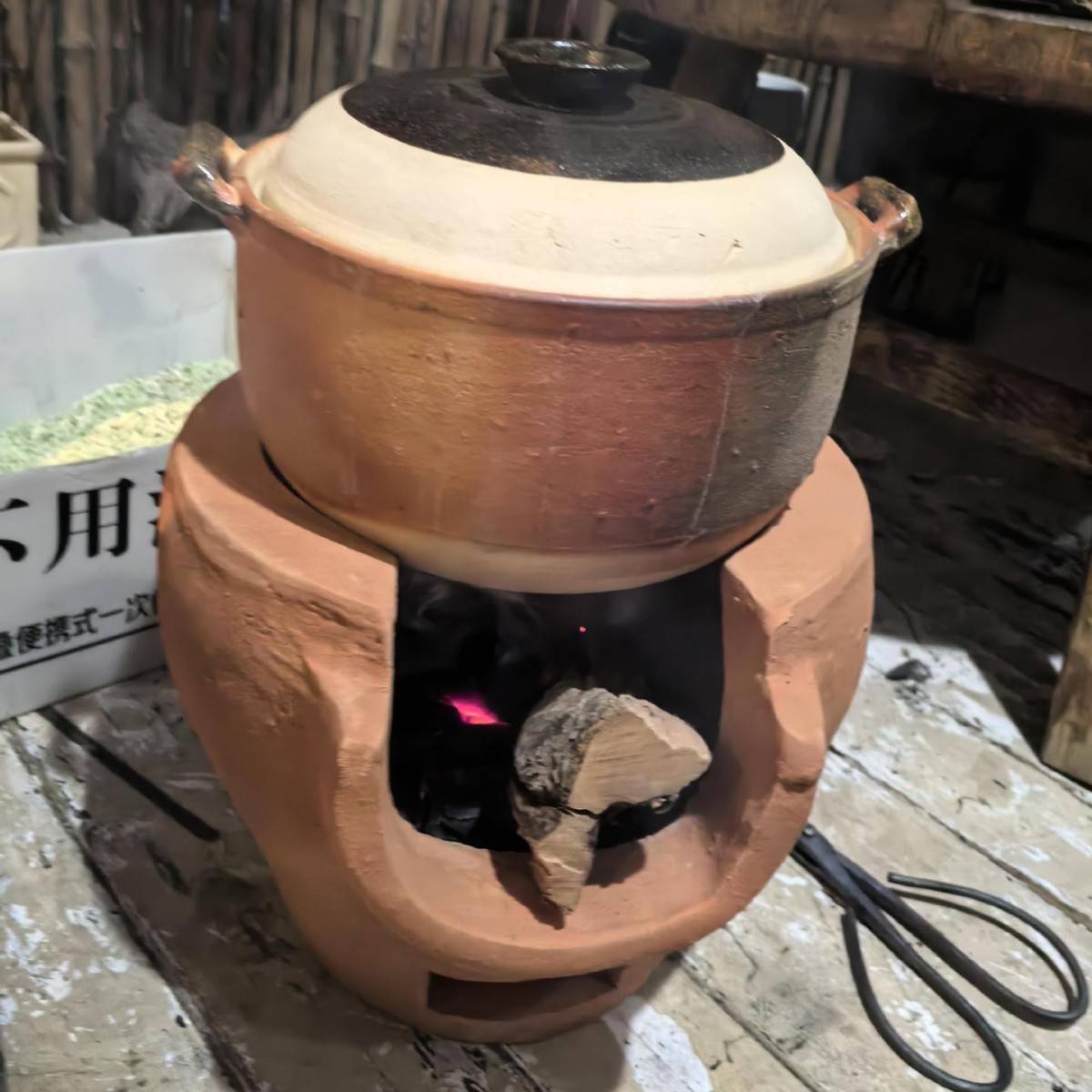 老式红泥炉传统手工土炉柴火炉砂锅泥土灶农家乐煨鸡汤土炉子炭炉