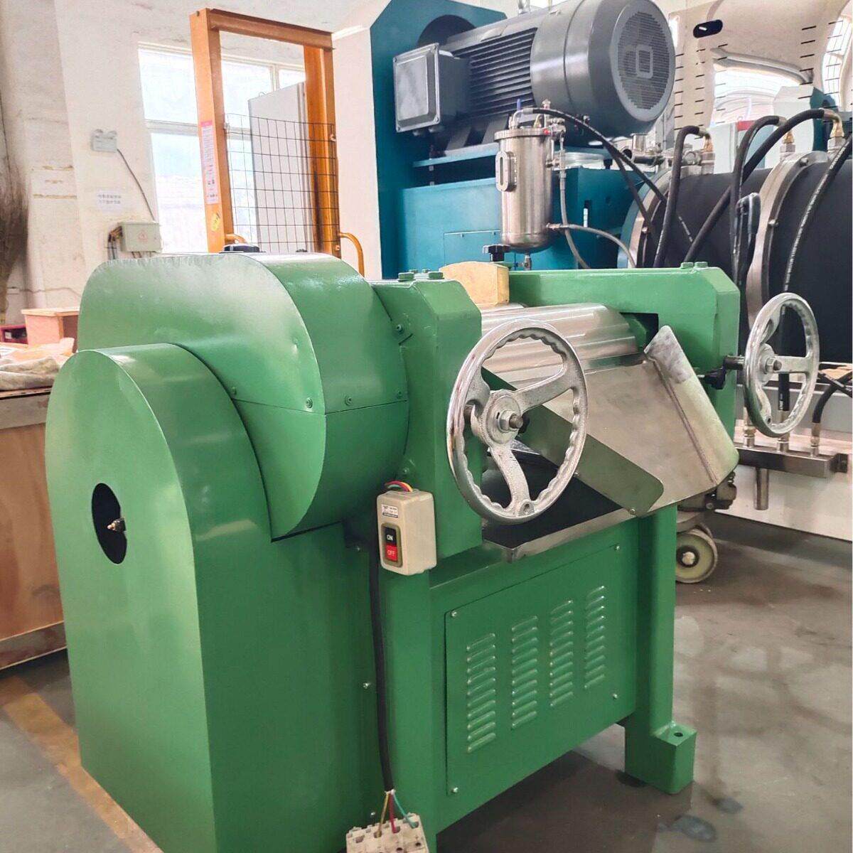 厂家直普销应200研通型型三辊磨839机油墨供膏体油漆普通三辊机