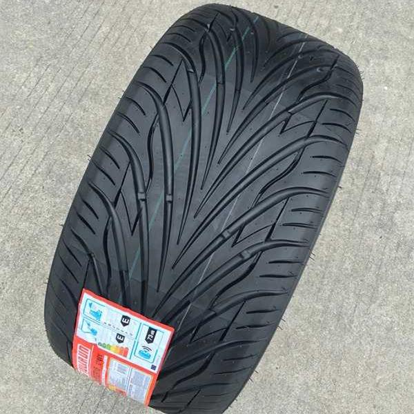 轿车改装单导向花纹55R16轮胎205 215/45R17人字形255 26535r18ZR