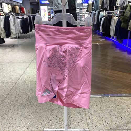 阿迪达斯ADIZERO 女款2026新款时尚百搭透气梭织高弹内衬跑步短裤
