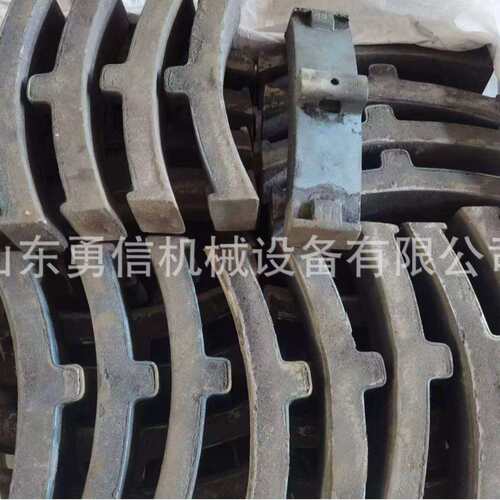 矿用闸瓦铸铁材质内燃机车合成配件铁路摩擦块设备摩擦块摩擦片
