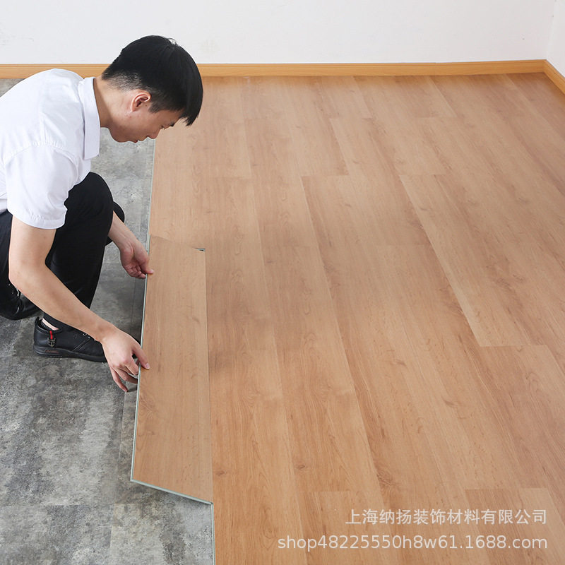 琼华SPC石塑锁扣木地板PVC复合地板革防水耐磨家用翻新商用地板