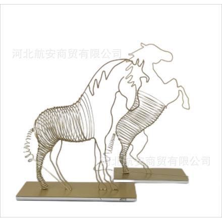 现代简约创意线条马铁艺马摆件样板房售楼处桌面书架摆设软装饰品