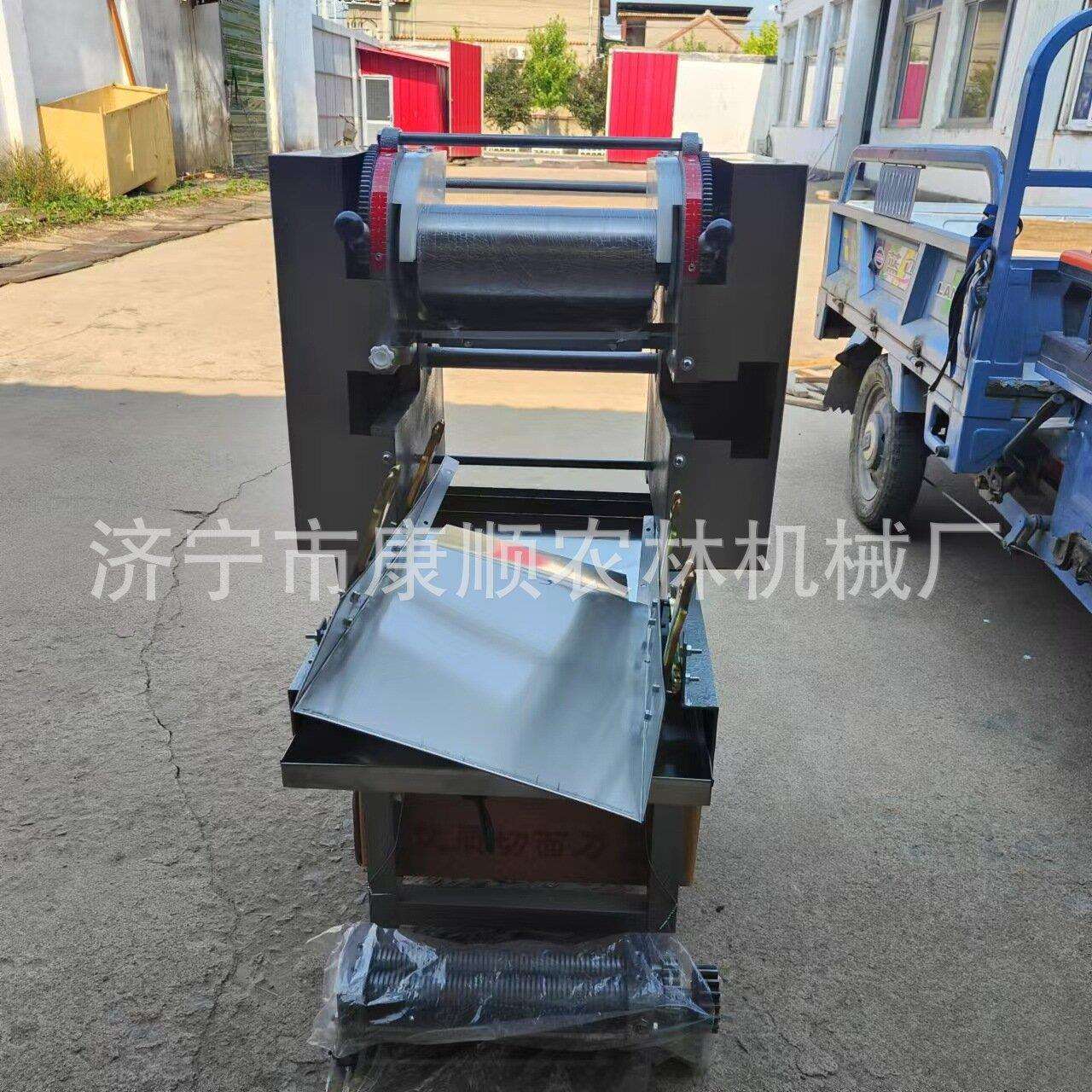 50/60/75型面条机 茭白莴笋切丝机 商用电动姜丝笋丝机