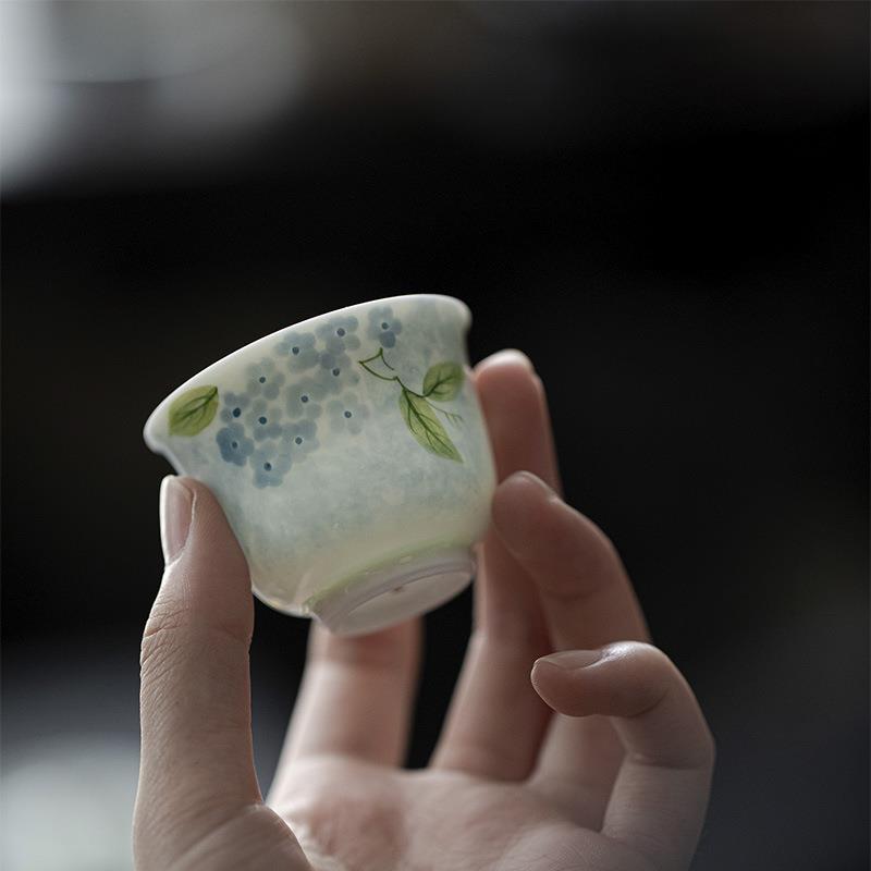 明知山志 果青蓝风铃惜玉茶杯 手绘小清新风格品茗杯陶瓷喝茶单杯