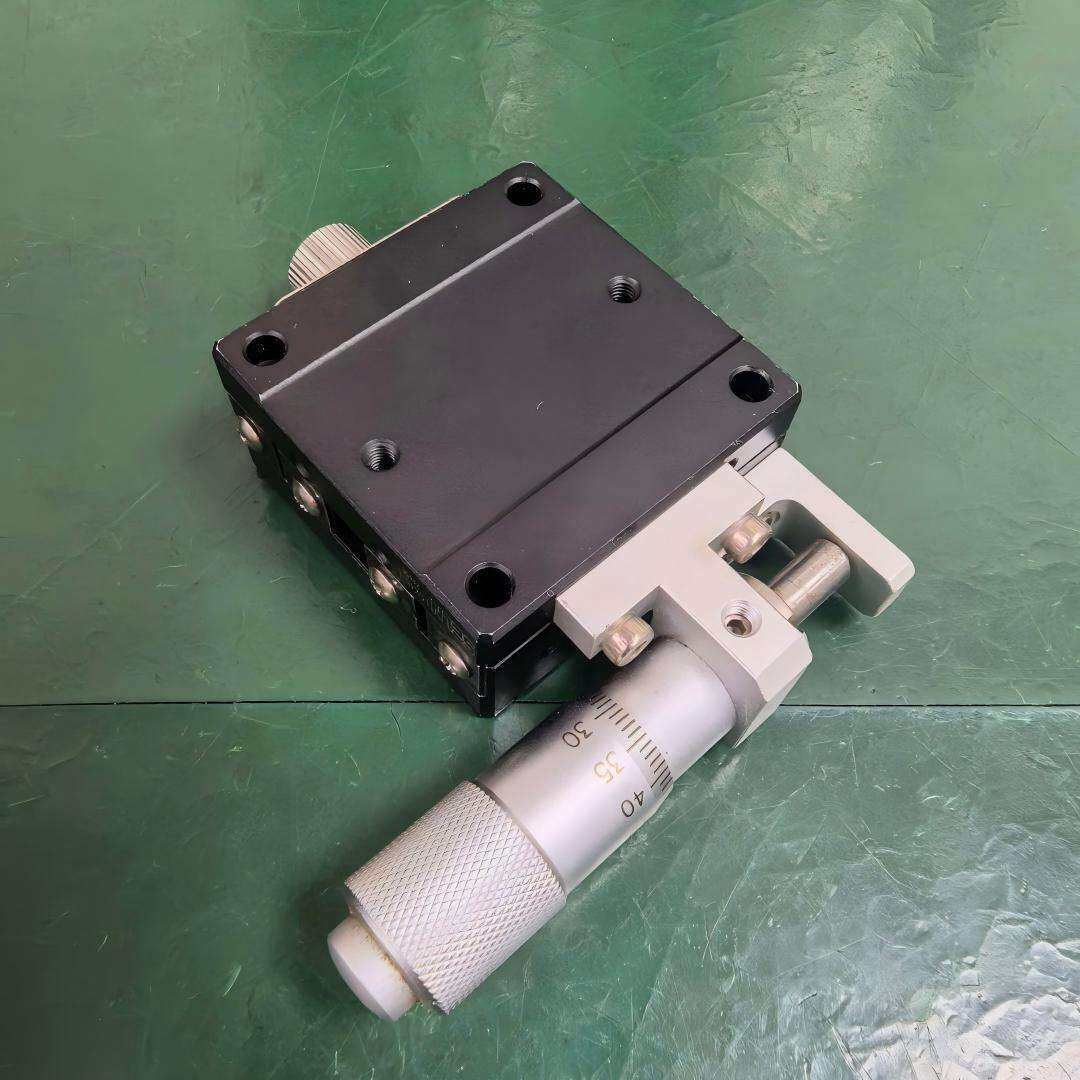 X轴LGX60-L/LGX60-R/LGX60-C钢条滚珠型手动位移平台,手动滑台
