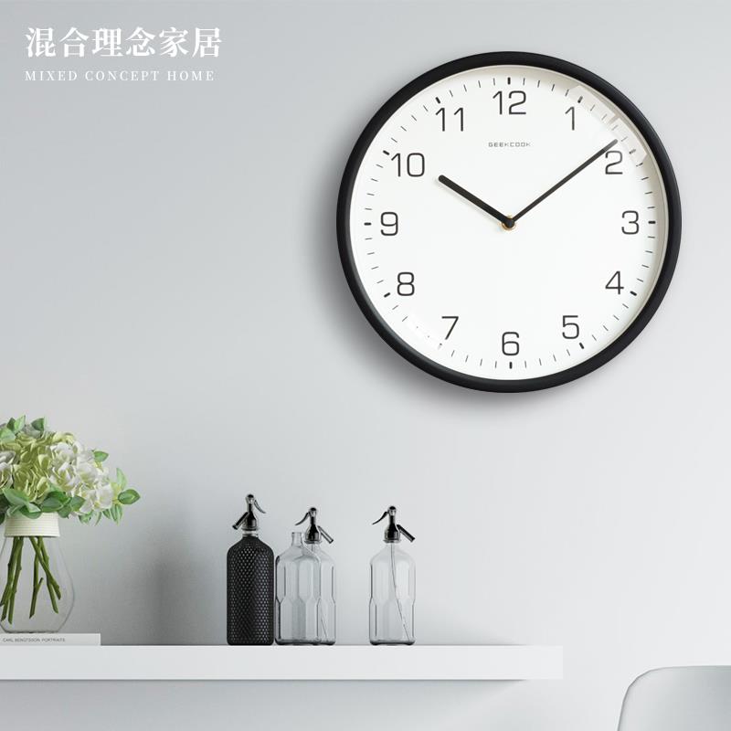 挂钟简单大气无声客厅餐桌家庭2025网红新款格栅极简自动对时钟表