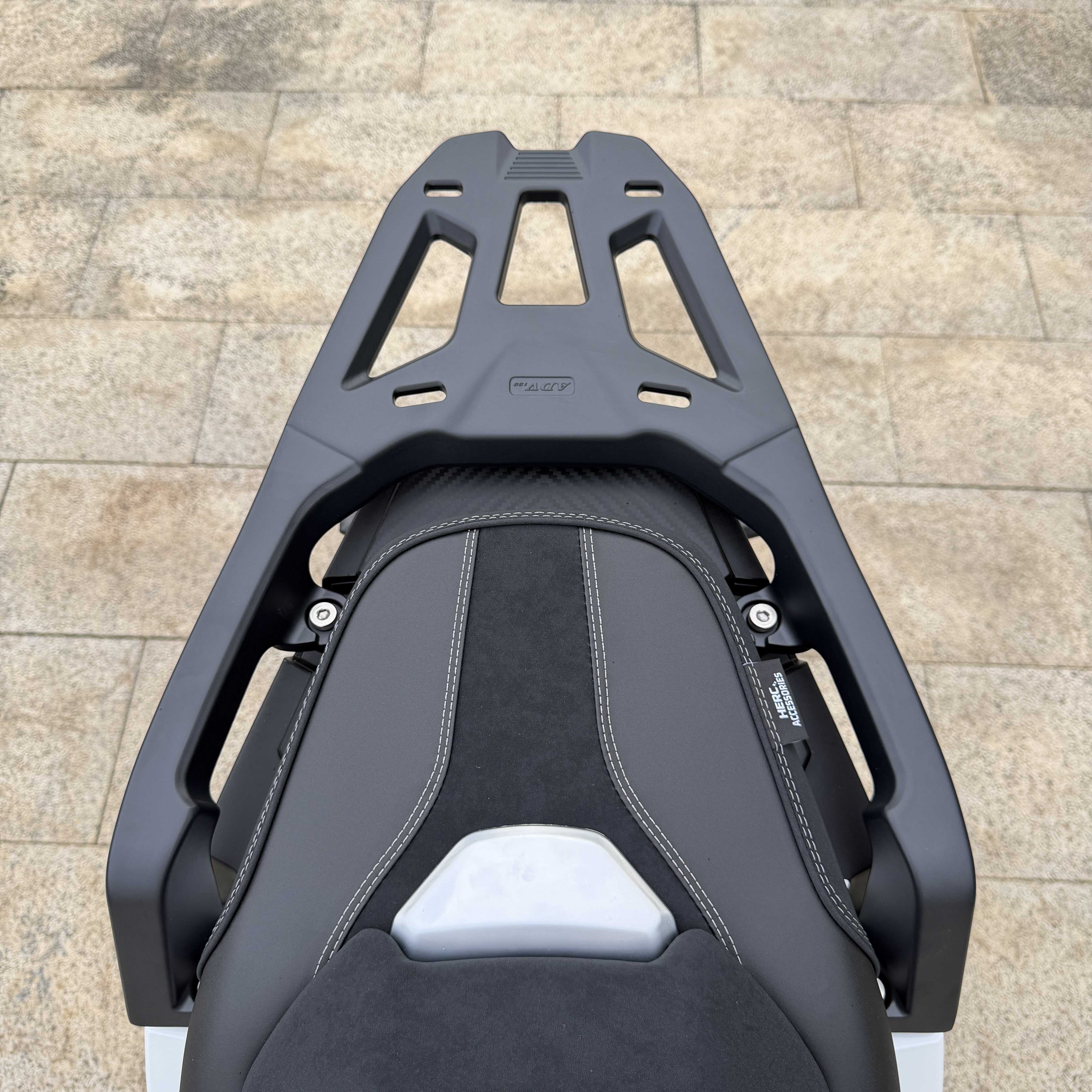 适用于三阳哈士奇150铝合金尾箱架 XS150T-12后尾架尾箱支架 货架图片