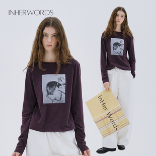 INHERWORDS 美式复古人像印花长袖T恤女修身显瘦个性内搭打底衫