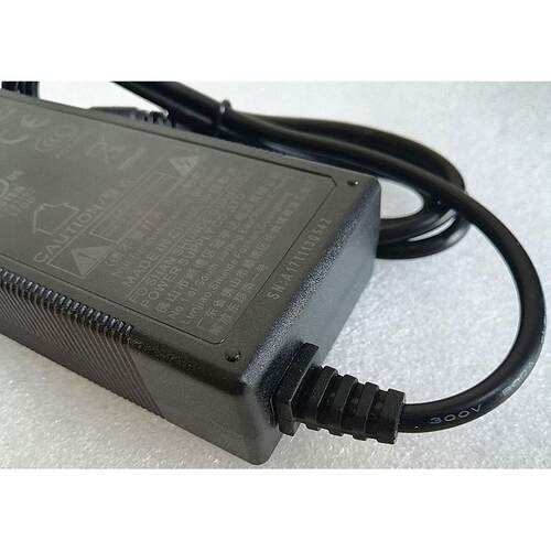 GVE冠宇达12V7A电源配接器GM95-120700-F品字带电源灯充电线