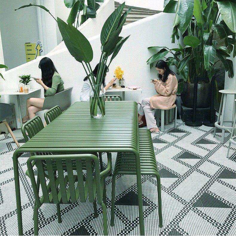 现代户外庭院桌椅组合阳台花园奶茶店咖啡厅外摆桌子休闲铁艺长桌
