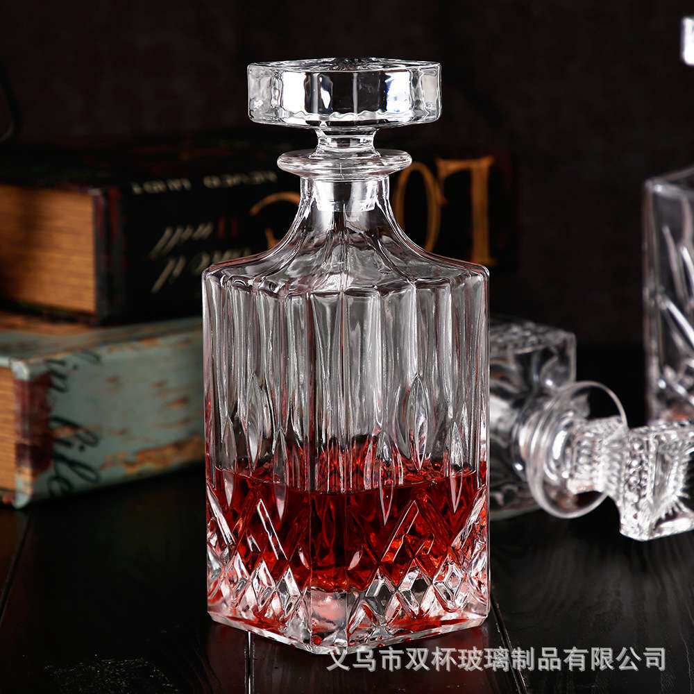 欧式浮雕玻璃水晶威士忌酒瓶创意酒樽星酒瓶倒酒壶空瓶酒具带盖