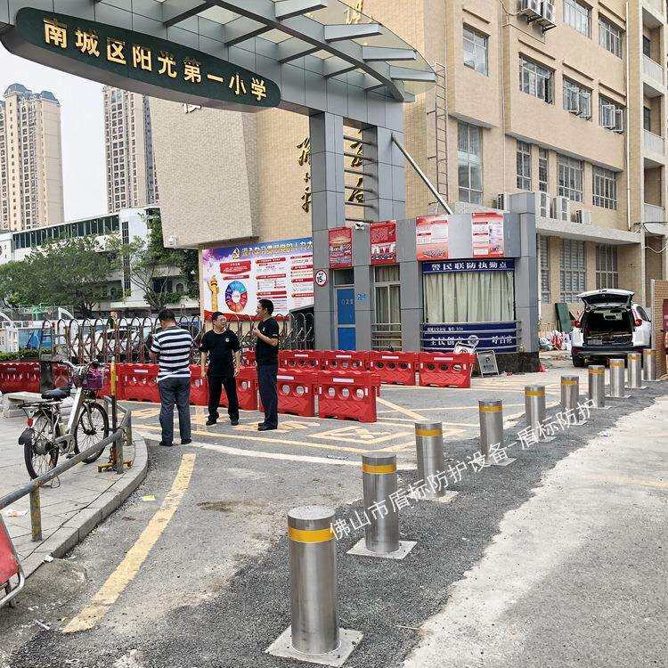 人行道手动伸缩圆柱警示护柱学校商场出入口大门阻拦止车柱伸缩桩