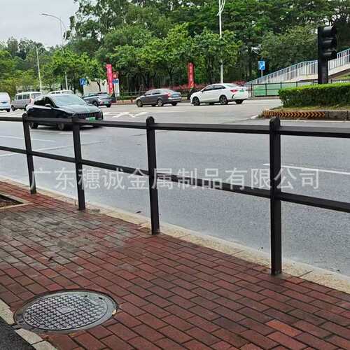 烤漆热镀锌德式护栏1.1*1.5m深圳专业厂家供应路侧护栏人行道护栏