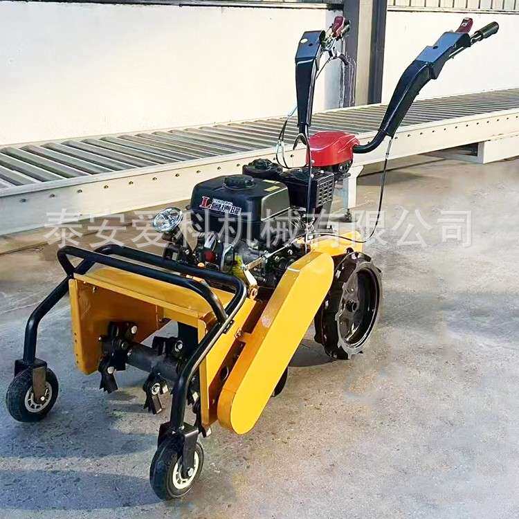 手扶式松土旋耕机50型60型四驱除草碎草农场果园大棚开荒整地锄草