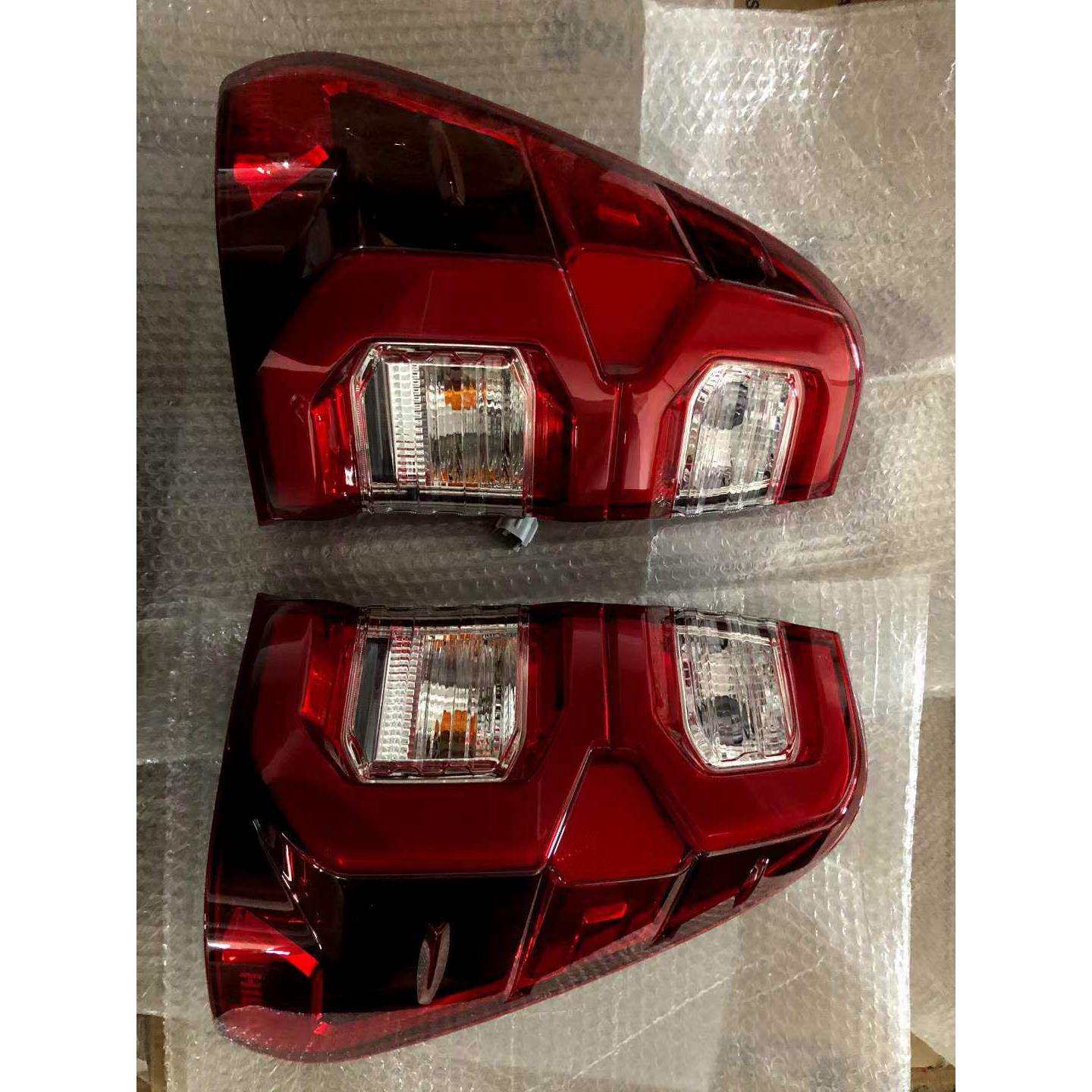 汽车尾灯,HILUX2021款尾灯,熏黑尾灯LED TAIL LAMP