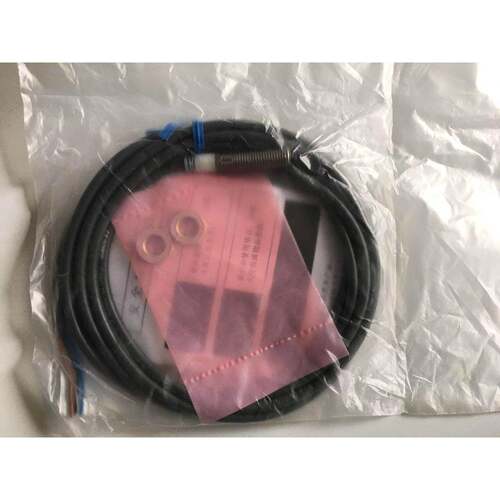 E2A-S08KS02-WP-B1三线直流接近开关感应金属圆柱形接近开关