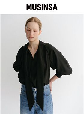 EAAH TIE SHIRRING BLOUSE (黑色)韩国官网直邮进口MUSINSA