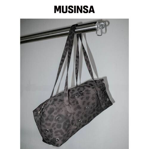 CHICKS 烟熏豹纹孔肩背包 MUSINSA韩国直邮官方正品