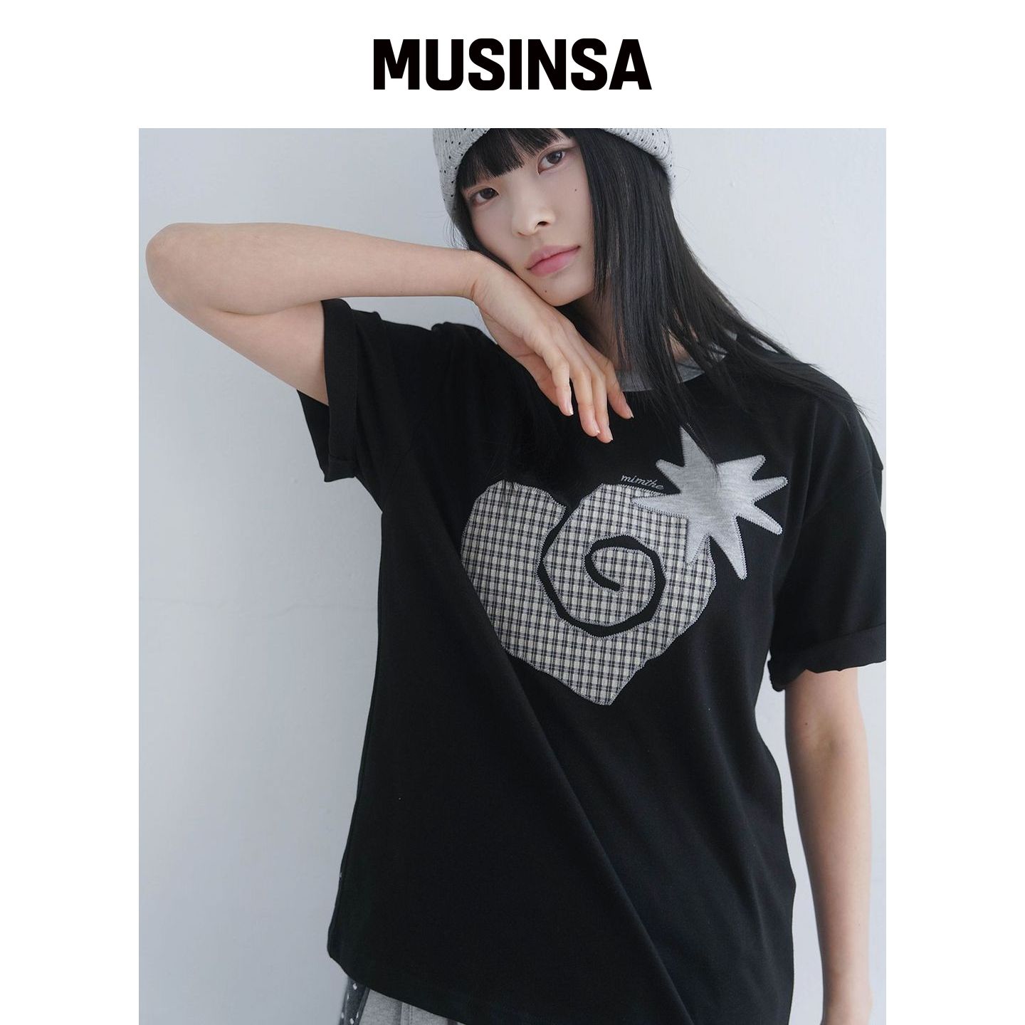 MIMTHEWARDROBE 蜗牛心形补丁T恤_黑色 MUSINSA韩国直邮官方正品