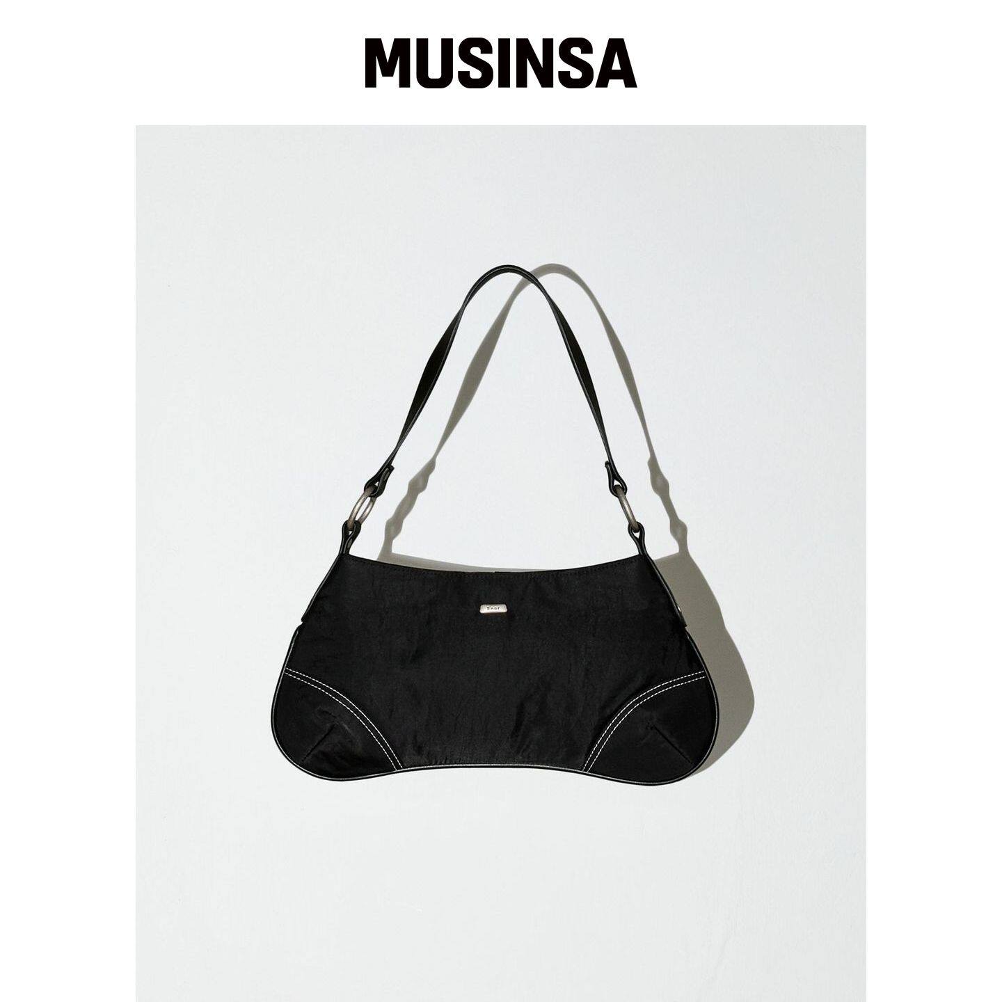 EN OR 铆钉缝线单肩包 - 黑色 MUSINSA韩国直邮官方正品