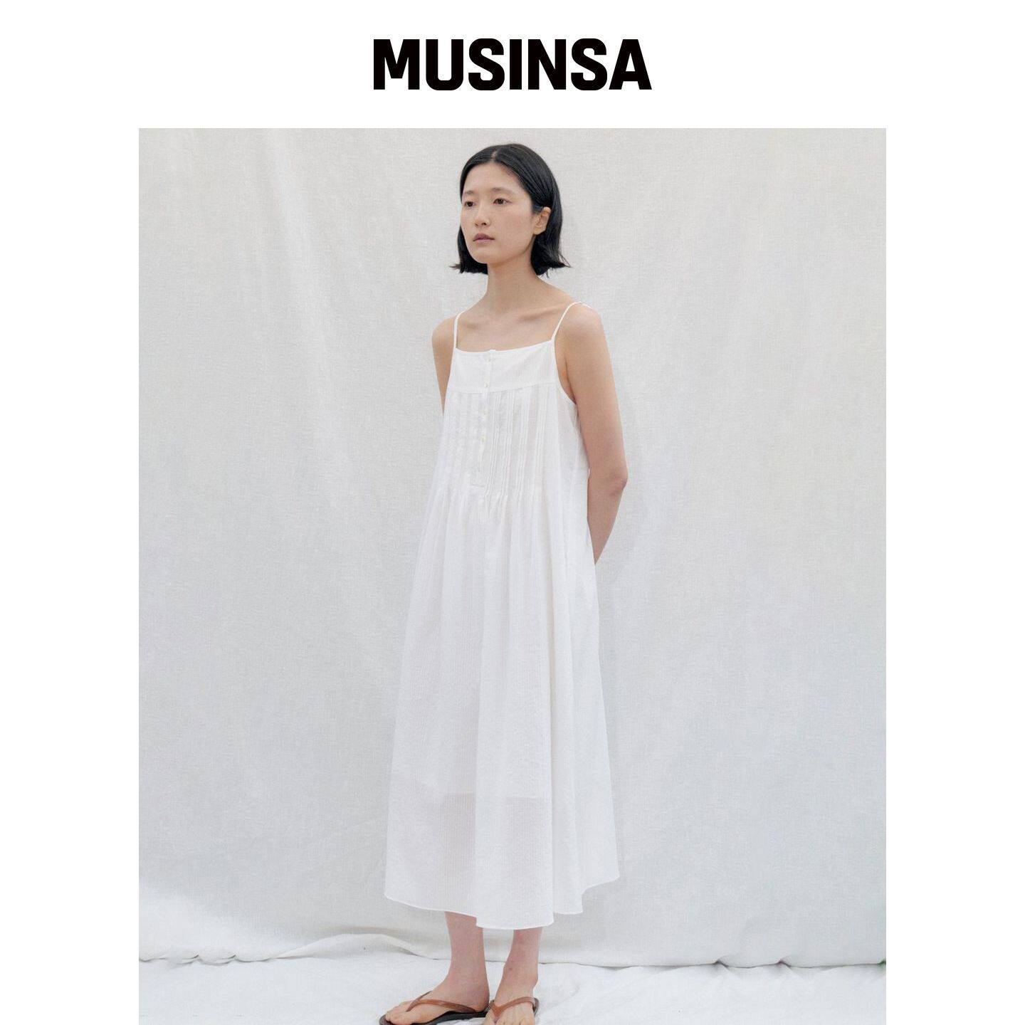 STEP AROUND 褶皱扣带连衣裙_白色 MUSINSA韩国直邮官方正品