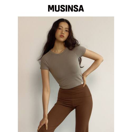 DHYANI Tween Twist Crop Top（石灰色）韩国官网直邮进口MUSINSA