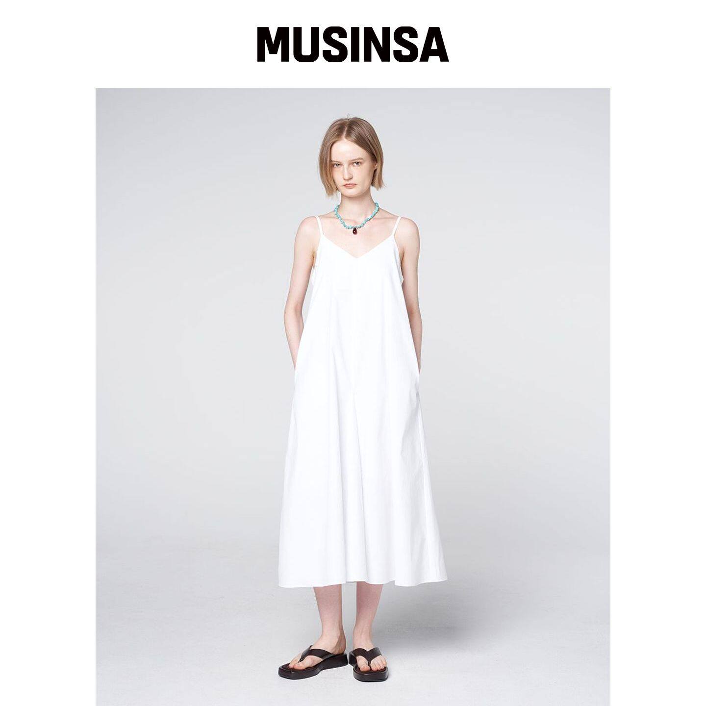320SHOWROOM 棉质V领口袋吊带裙 白色 MUSINSA韩国直邮官方正品