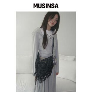 VOOR 三角绒面流苏单肩包_黑色 MUSINSA韩国官网直邮进口