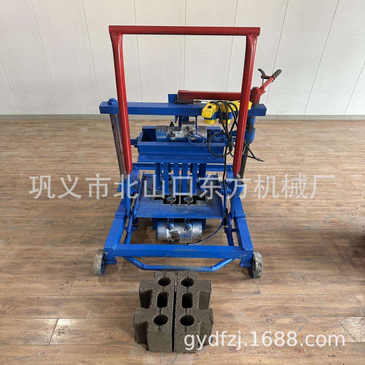 专业生产小型砌块砖机规格多样水泥砖机家用粉煤灰砖机生产互锁砖