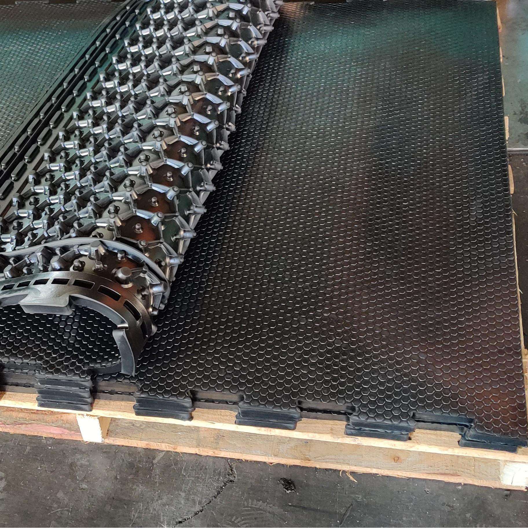 橡胶牛床垫 蜂窝型舒适牛床垫 橡胶牛棚垫 猪舍垫 牛栏垫 云程
