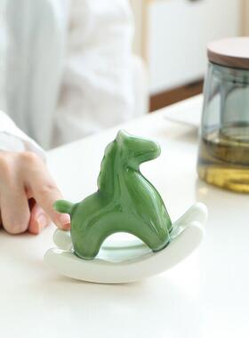 绿马码简约创意陶瓷摇摇马家居摆件房间茶几书房书桌卧室软装饰品