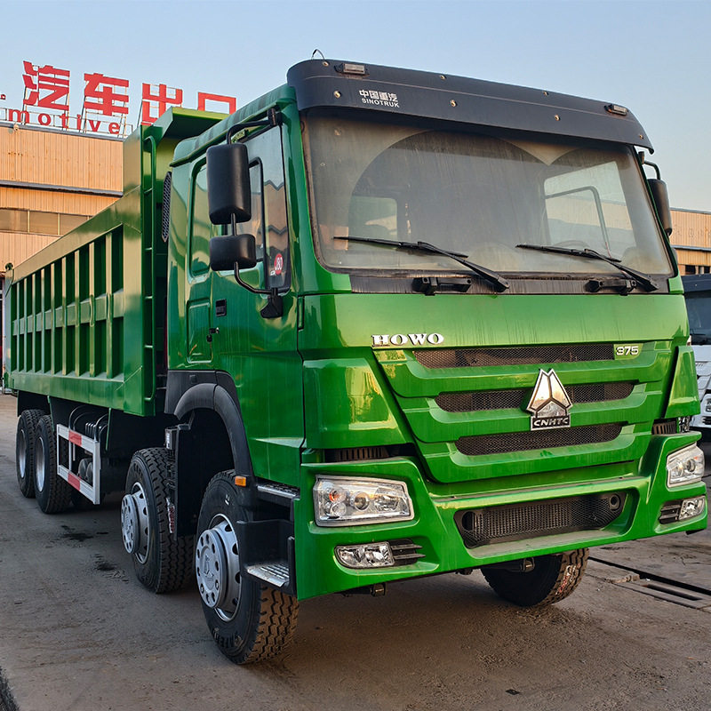 前四后八豪沃自卸车出售 矿用双桥工程车 右驾驶舱垃圾倾斜车