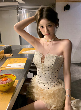 你的懒懒llan蝴蝶结波点抹胸女