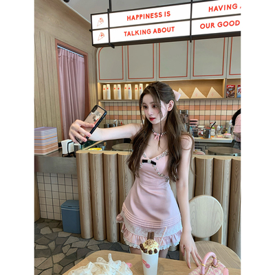 你的懒懒llan粉色缎面水钻连衣裙