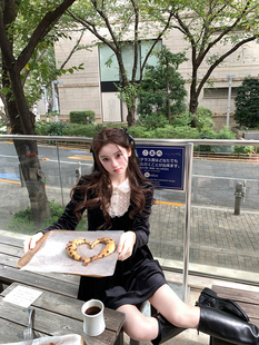 你的懒懒llan 京都大小姐 法式收腰娃娃领连衣裙女秋冬搭配