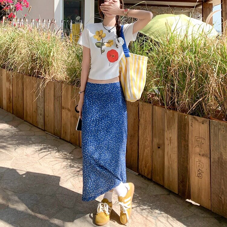 曾小咸韩系多巴胺蓝色碎花半身裙女夏季裙子云南穿搭海边度假长裙