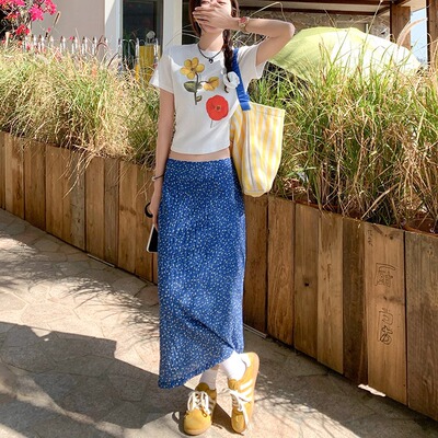 曾小咸韩系多巴胺蓝色碎花半身裙女夏季裙子云南穿搭海边度假长裙
